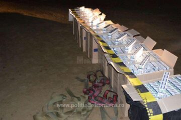 Aproape 9.000 de pachete cu țigări, abandonate de traficanți