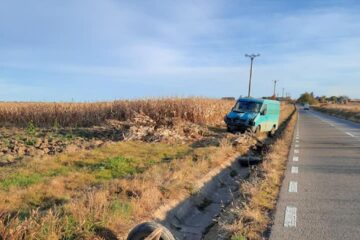 Impactul a fost violent, iar căruța făcută bucăți