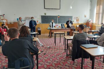 25 de elevi de la Colegiul „Vasile Lovinescu” Fălticeni s-au vaccinat joi