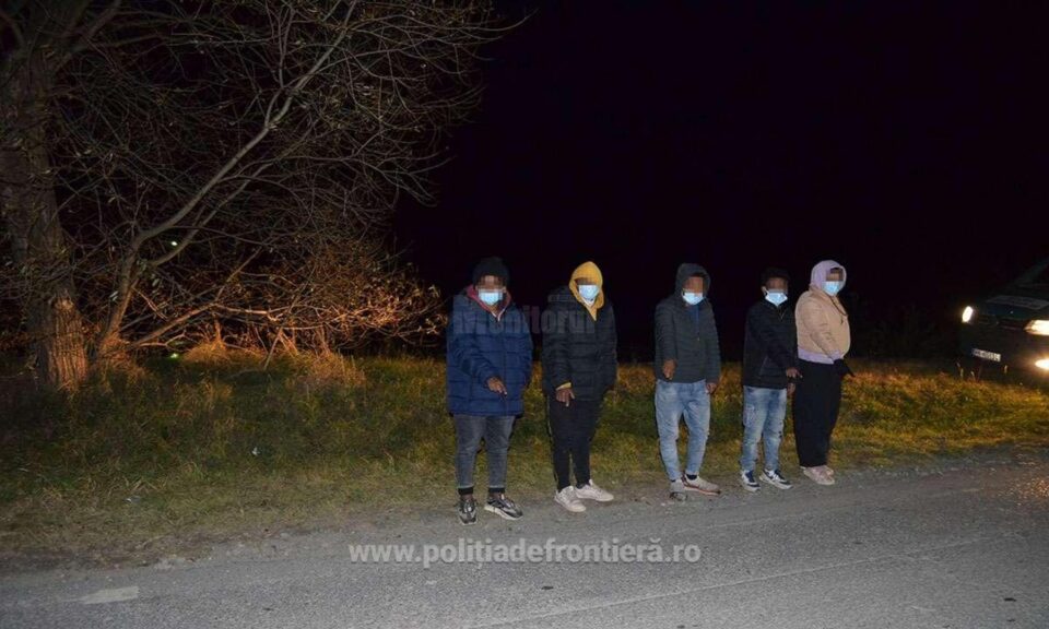 Patru bărbați și o femeie din Eritreea și Afganistan, depistați în apropiere de Straja Patru bărbați și o femeie din Eritreea și Afganistan, depistați în apropiere de Straja