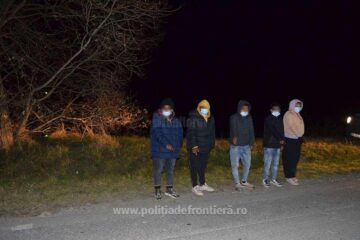 Patru bărbați și o femeie din Eritreea și Afganistan, depistați în apropiere de Straja