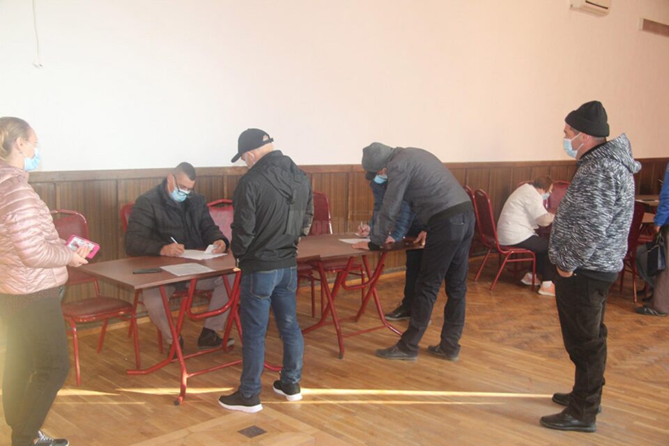 174 de locuitori din Liteni s-au vaccinat într-o singura zi împotriva noului coronavirus