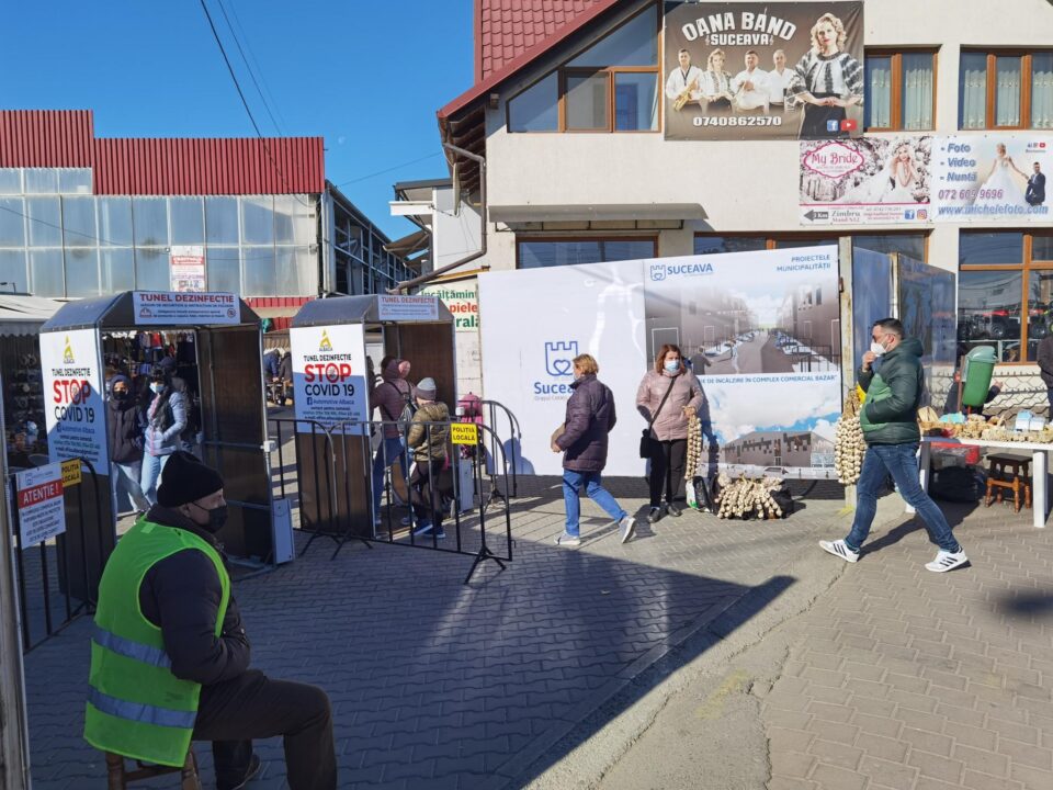 Bazarul Sucevei, “lovit” de noua lege privind accesul doar cu certificat verde