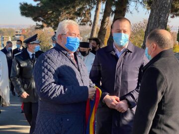 Ziua Armatei Române, marcată prin depunerea de coroane de flori la Monumentul Eroilor