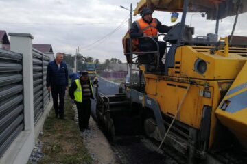Asfaltul devine realitate stradă după stradă, în comuna Moara