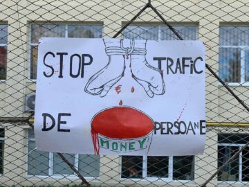 Zeci de elevi de la Colegiul de Artă Suceava au participat la proiectul educațional „Alege libertatea! Trafic de idei bune!”