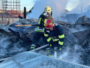 Un incendiu devastator a făcut prăpăd la Ilișești. Pagube de 160.000 de euro