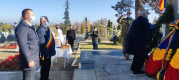 Ziua Armatei Române, marcată prin depunerea de coroane de flori la Monumentul Eroilor
