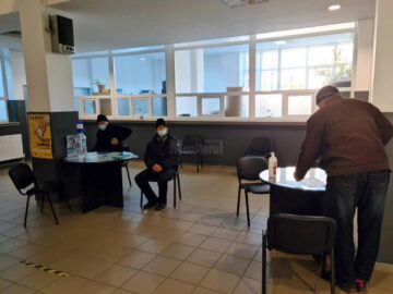 Persoanele fără certificat verde sau test nu pot intra în instituțiile publice