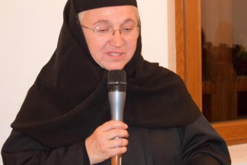 Monahia dr. Gabriela Platon, stareța Mănăstirii Voroneț
