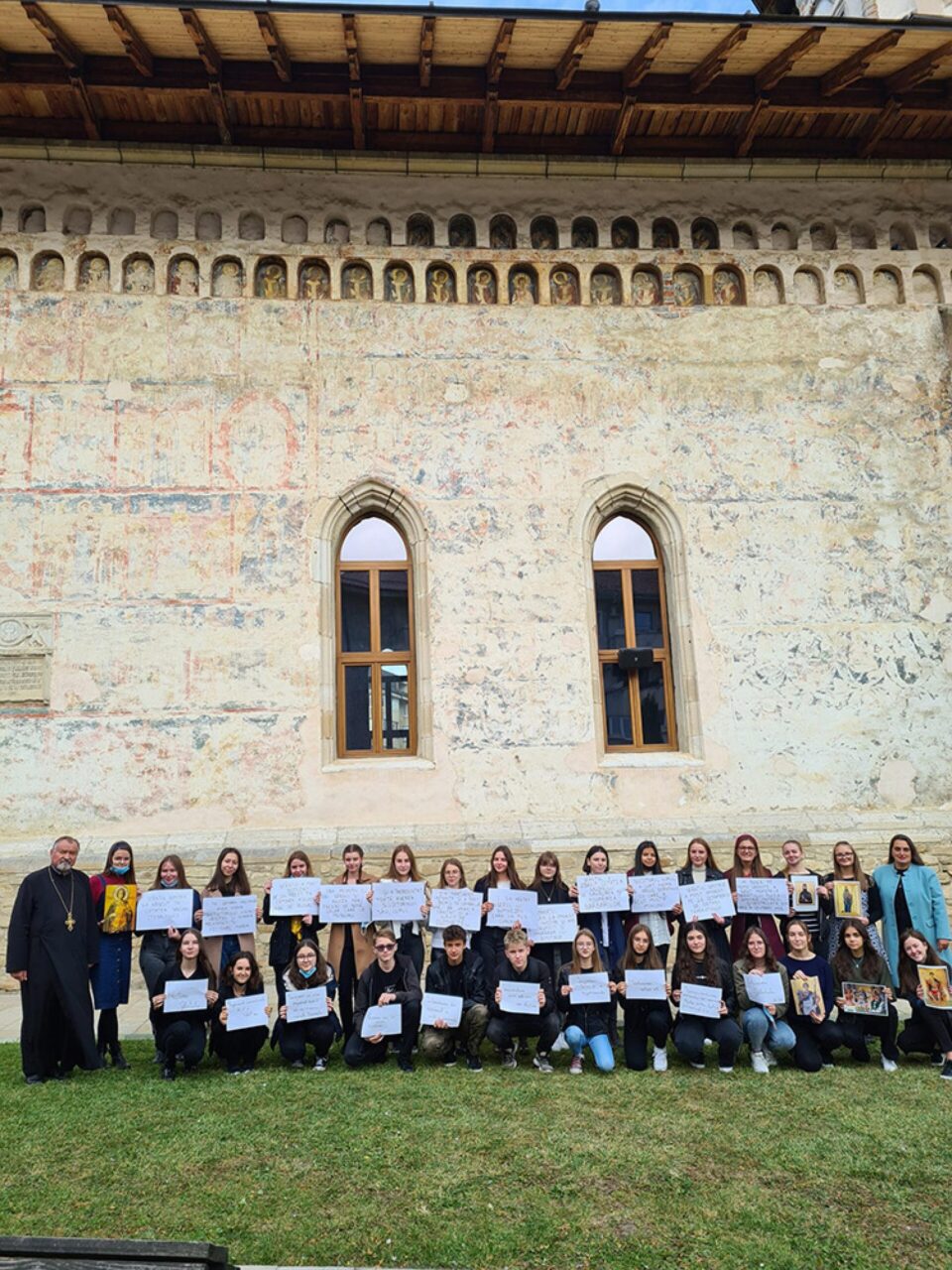 Activitate didactică dedicată Sfântului Mare Mucenic Dimitrie, la Parohia Sfântul Dumitru din Suceava Activitate didactică dedicată Sfântului Mare Mucenic Dimitrie, la Parohia Sfântul Dumitru din Suceava