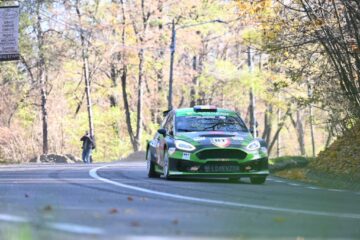 Viteză, mașini tunate, vuiet de motoare și curbe periculoase, pe drumul spre Cetatea de Scaun a Sucevei