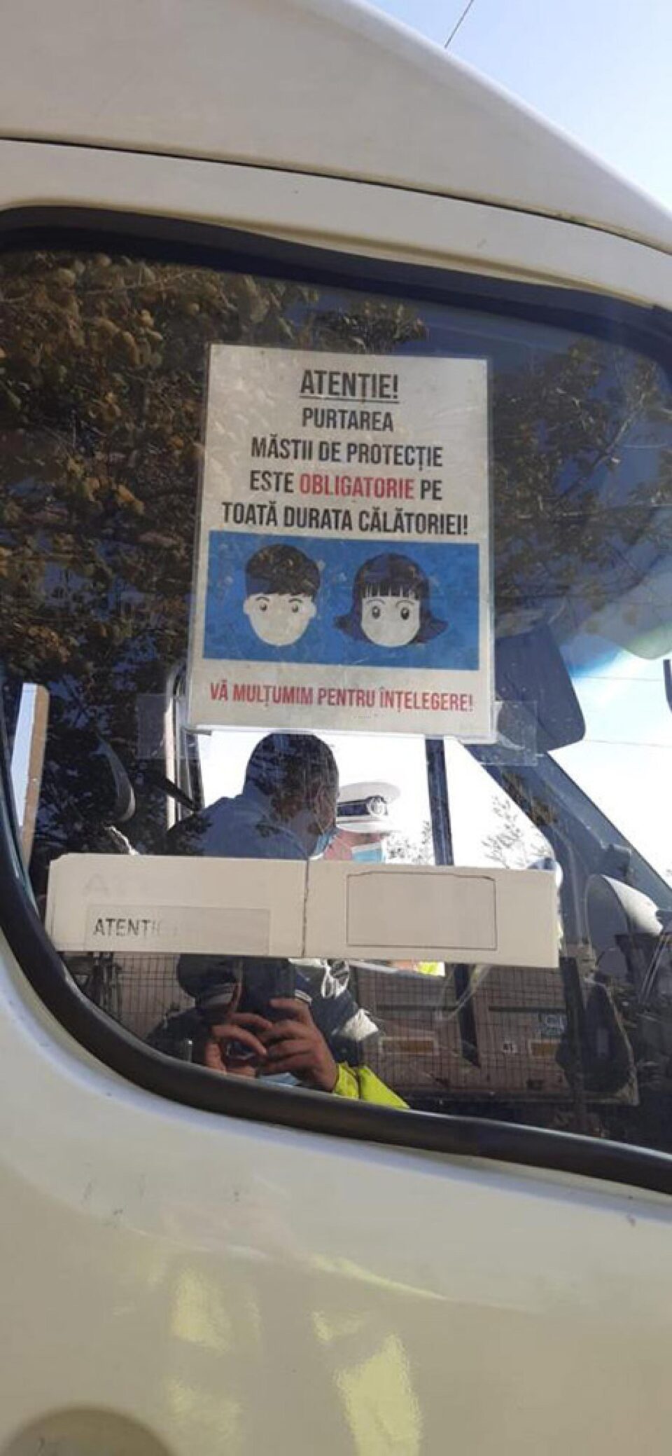 Poliția a verificat modul în care se poartă masca de protecție mijloacele de transport