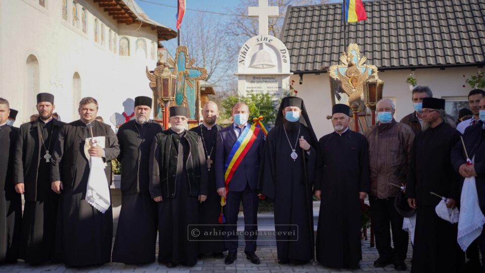 Binecuvântare arhierească la Parohia „Adormirea Maicii Domnului”, Rotunda – Liteni, la 200 de ani de la sfințire FOTO Arhiepiscopia Sucevei și Rădăuților