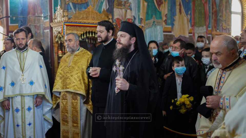 Binecuvântare arhierească la Parohia „Adormirea Maicii Domnului”, Rotunda – Liteni, la 200 de ani de la sfințire FOTO Arhiepiscopia Sucevei și Rădăuților