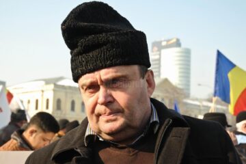 Traian Iliesi, primarul din Moldovița, la un protest în Capitală, organizat de cei care lucrează în industria lemnului