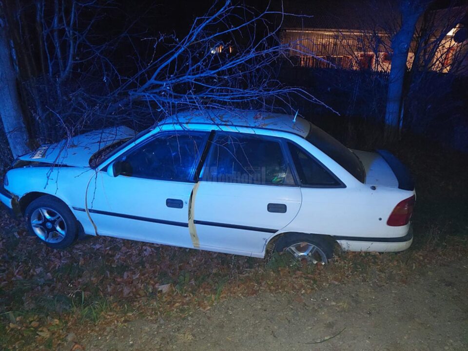Mașina găsită avariată de polițiști în seara zilei de 28 octombrie
