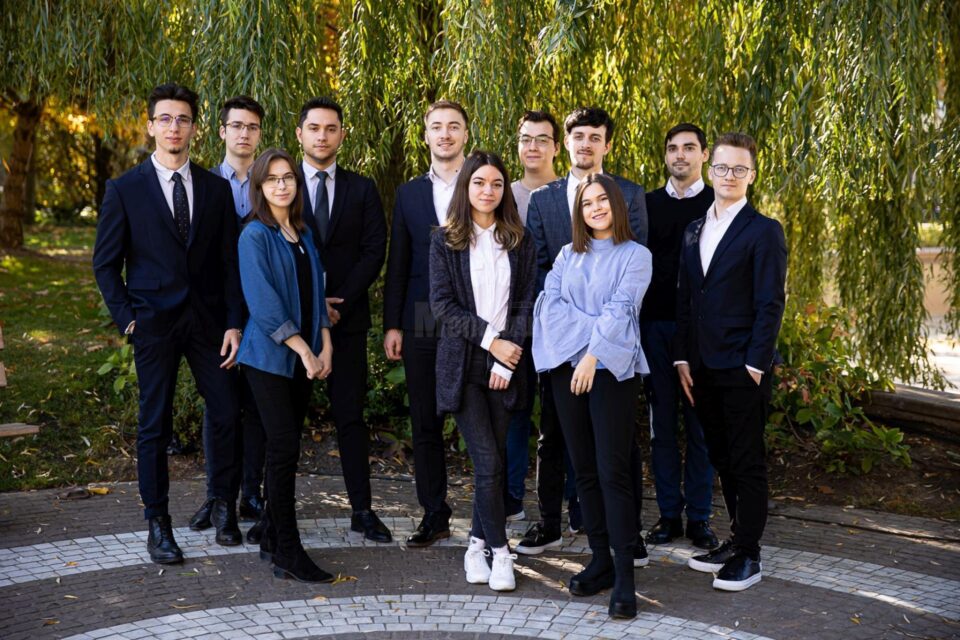 21 din cei 37 de participanți la programul de internship „Rising Stars at IULIUS” au devenit angajați full-time, inclusiv la Suceava