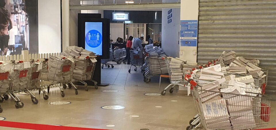 Percheziții la Serviciul Permise și Înmatriculări Suceava