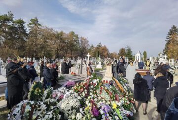 Carmen Veronica Steiciuc a fost condusă pe ultimul drum de sute de oameni îndurerați