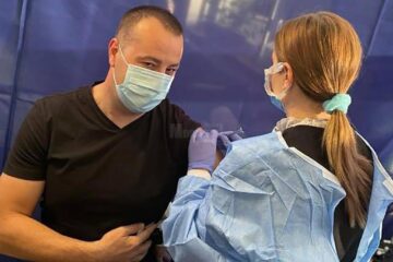 Viceprimarul Sucevei, Lucian Harșovschi, vaccinat cu a treia doză anti-Covid