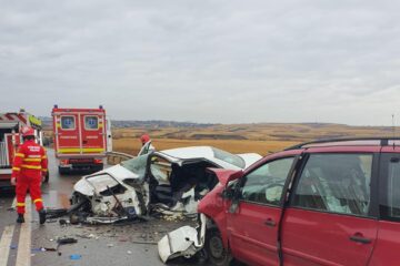 Accident cu patru răniți, la ieșirea din Stroiești spre Ilișești