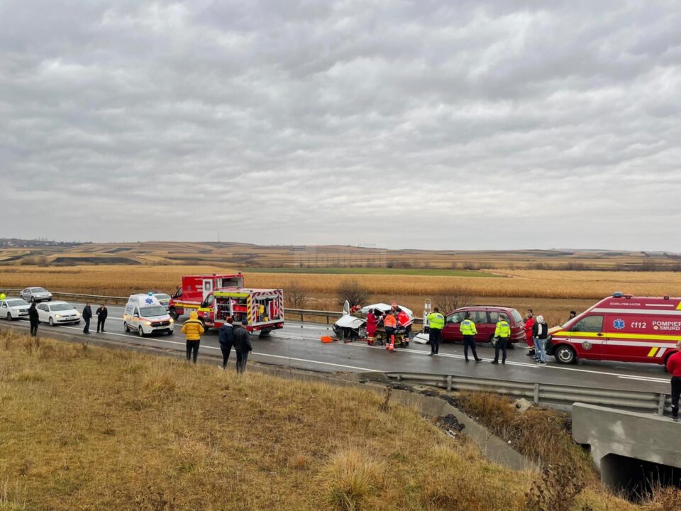 Accident cu patru răniți, la ieșirea din Stroiești spre Ilișești