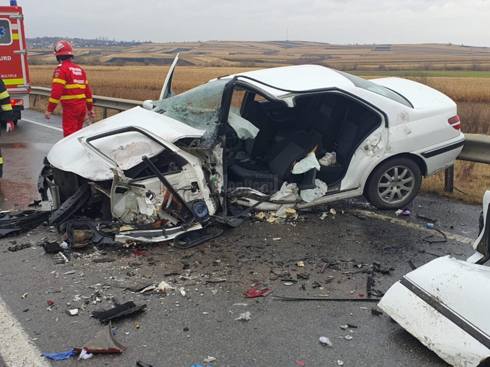 Accident cu patru răniți, la ieșirea din Stroiești spre Ilișești
