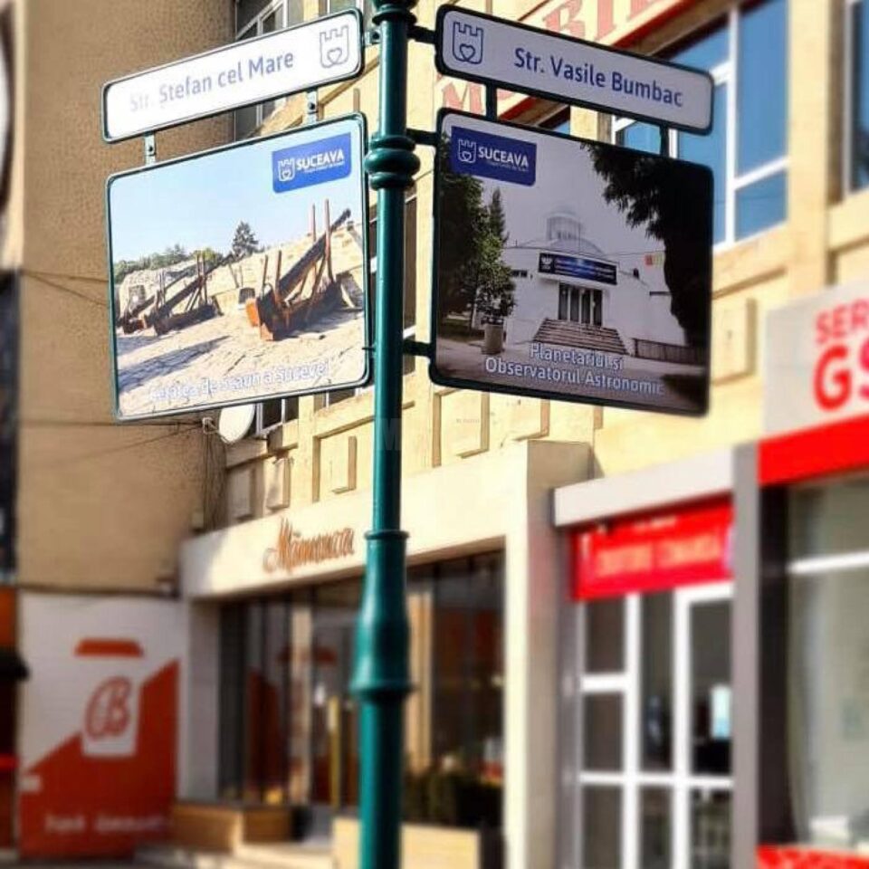 Noi panouri informative au apărut pe străzile unde sunt montați deja stâlpi cu rol de informare 2
