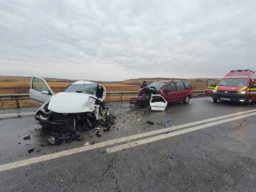 Accident cu patru răniți, la ieșirea din Stroiești spre Ilișești