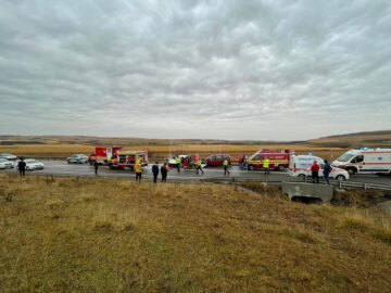 Accident cu patru răniți, la ieșirea din Stroiești spre Ilișești