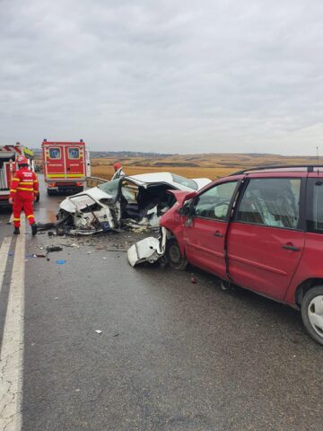 Accident cu patru răniți, la ieșirea din Stroiești spre Ilișești
