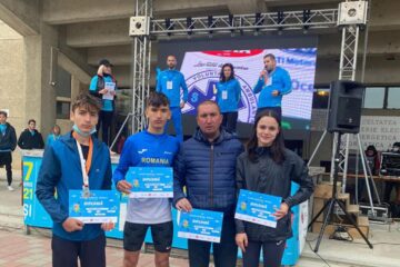 Atleții dorneni alături de antrenorul Cristian Prâsneac