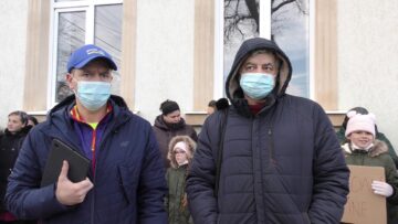 Elevii de la Școala ,,Dr. Simion și Metzia Hîj” Volovăț au protestat pentru că nu vor învățământ online