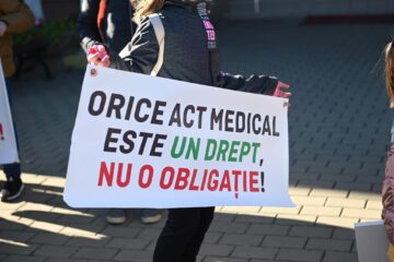 Marș de peste zece kilometri de la Bosanci la Suceava, împotriva învățământului online