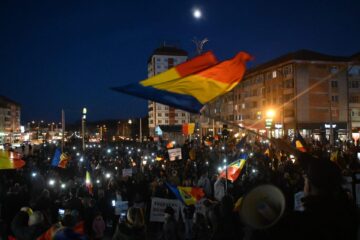 Protest „pentru libertate”, contra vaccinului, a certificatului verde și tuturor restricțiilor din pandemie, în centrul Sucevei