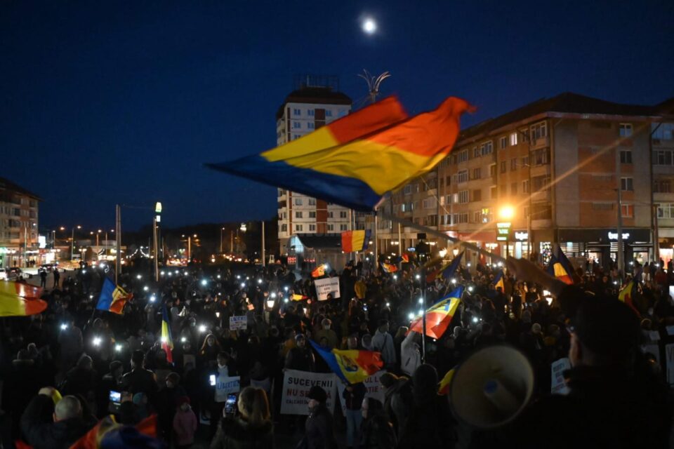 Protest „pentru libertate”, contra vaccinului, a certificatului verde și tuturor restricțiilor din pandemie, în centrul Sucevei