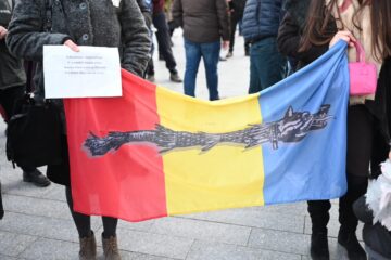Protest „pentru libertate”, contra vaccinului, a certificatului verde și tuturor restricțiilor din pandemie, în centrul Sucevei