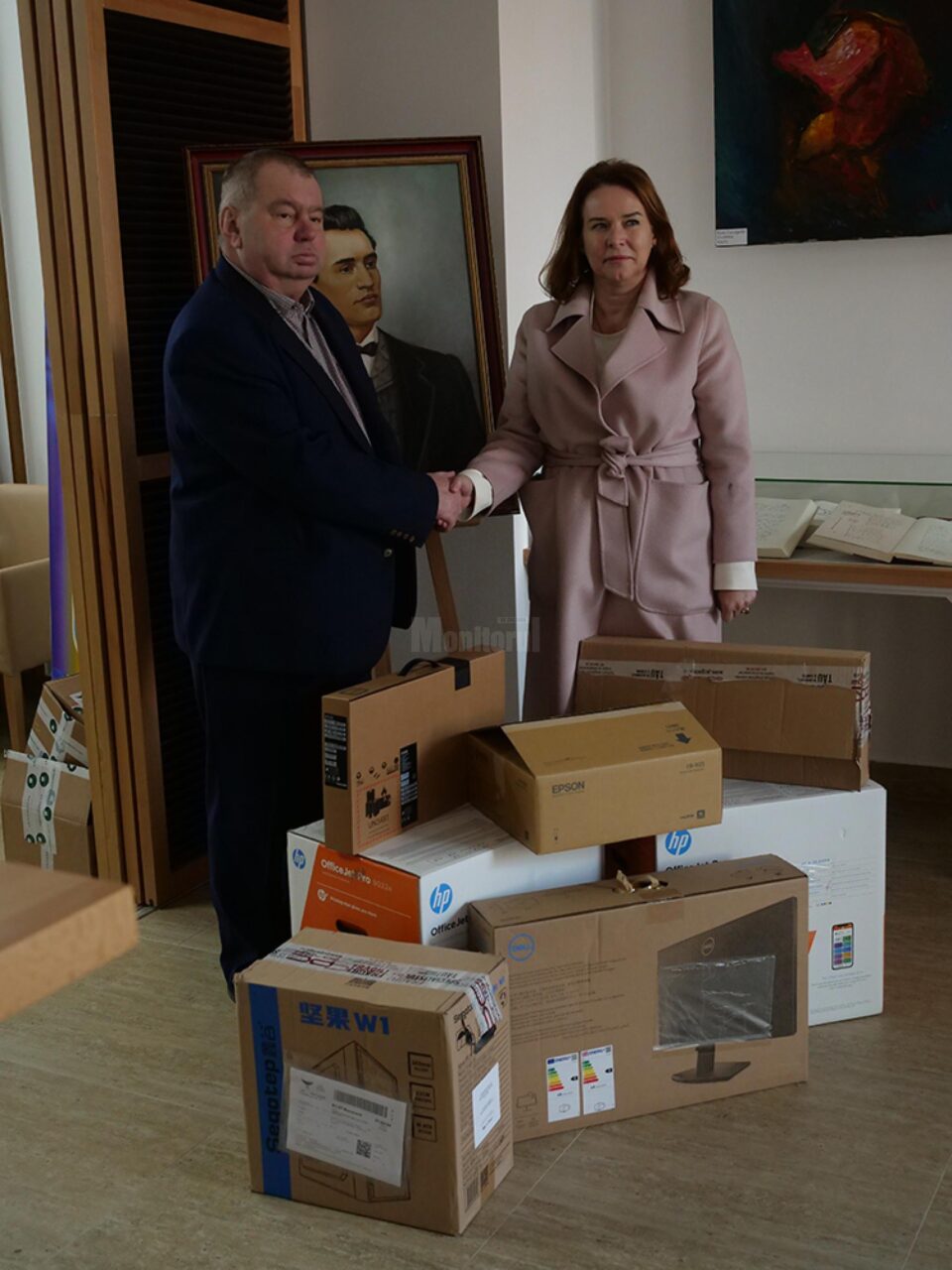 Tehnică modernă donată cu sprijinul Consulului General al României, Irina Loredana Stănculescu Tehnică modernă donată cu sprijinul Consulului General al României, Irina Loredana Stănculescu