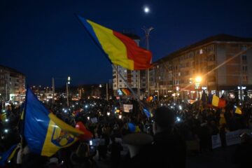 Protest „pentru libertate”, contra vaccinului, a certificatului verde și tuturor restricțiilor din pandemie, în centrul Sucevei