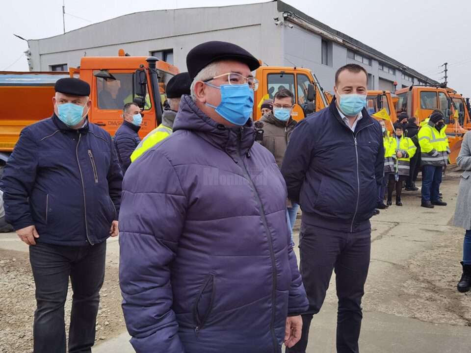 Inspectarea utilajelor de intervenție pentru iarnă, de către conducerea Primăriei Suceava, la baza operatorului Diasil
