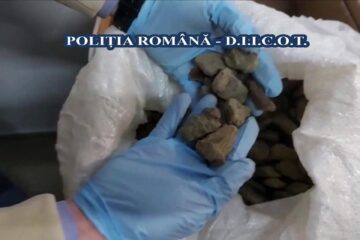 Traficul de pietre semiprețioase, oprit de DIICOT