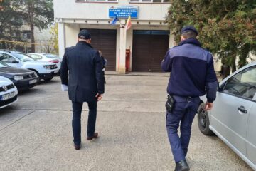 Executorul judecătoresc a mers la sediul CAS Suceava însoțit de jandarmi