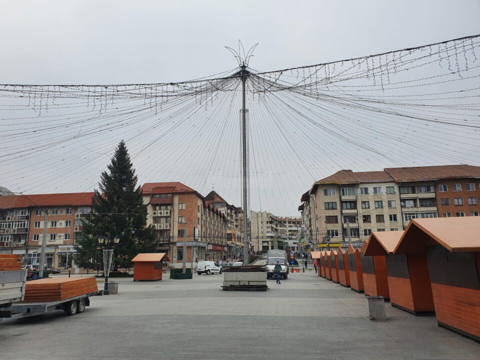 Primarul Ion Lungu a verificat lucrările de ornare a municipiului Suceava pentru sărbătorile de iarnă