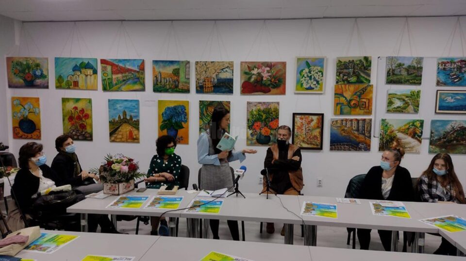 40 de lucrări semnate de artiștii plastici Liviana Pînzaru și Ioana Cezara Poiată pot fi admirate la Galeria de artă Zamca