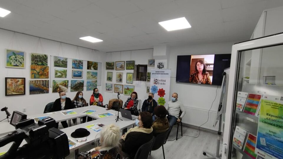 40 de lucrări semnate de artiștii plastici Liviana Pînzaru și Ioana Cezara Poiată pot fi admirate la Galeria de artă Zamca