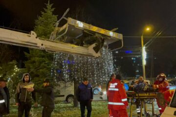 Brațul nacelei a fost acroșat la plecarea de la semafor