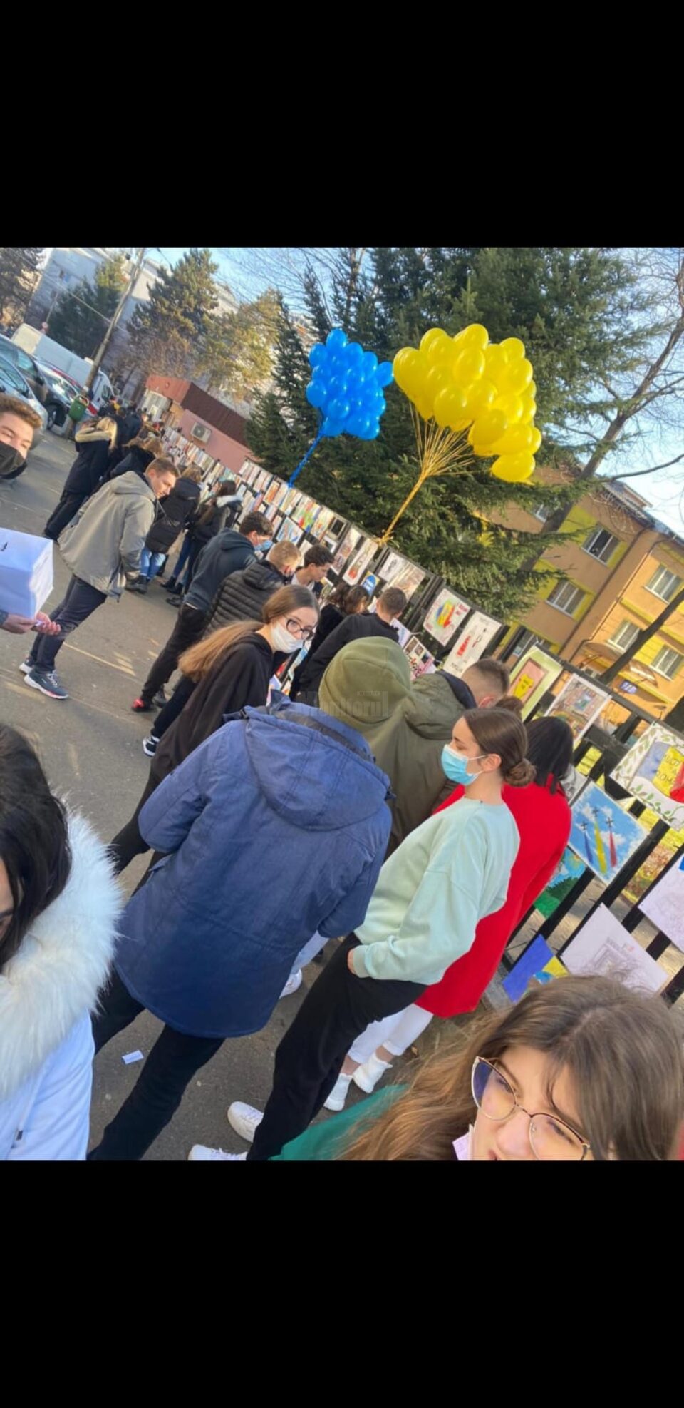 „Mândru că sunt român!”, tema unei expoziții de desene în aer liber organizate de elevii Colegiului de Informatică „Spiru Haret”