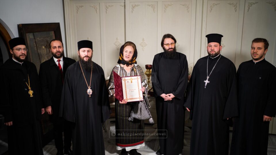 Sofia Vicoveanca a primit Ordinul „Crucea Bucovinei” sursa Arhiepiscopia Sucevei și Rădăuților .jpg Sofia Vicoveanca a primit Ordinul „Crucea Bucovinei” sursa Arhiepiscopia Sucevei și Rădăuților .jpg