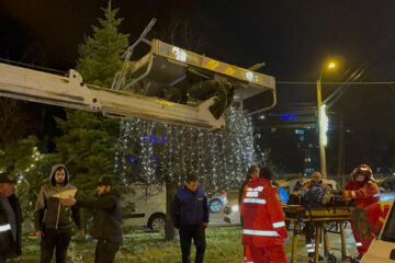 Brațul nacelei a fost acroșat la plecarea de la semafor